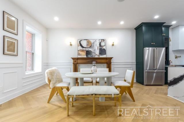 131 Kane St - Photo 3 of 10