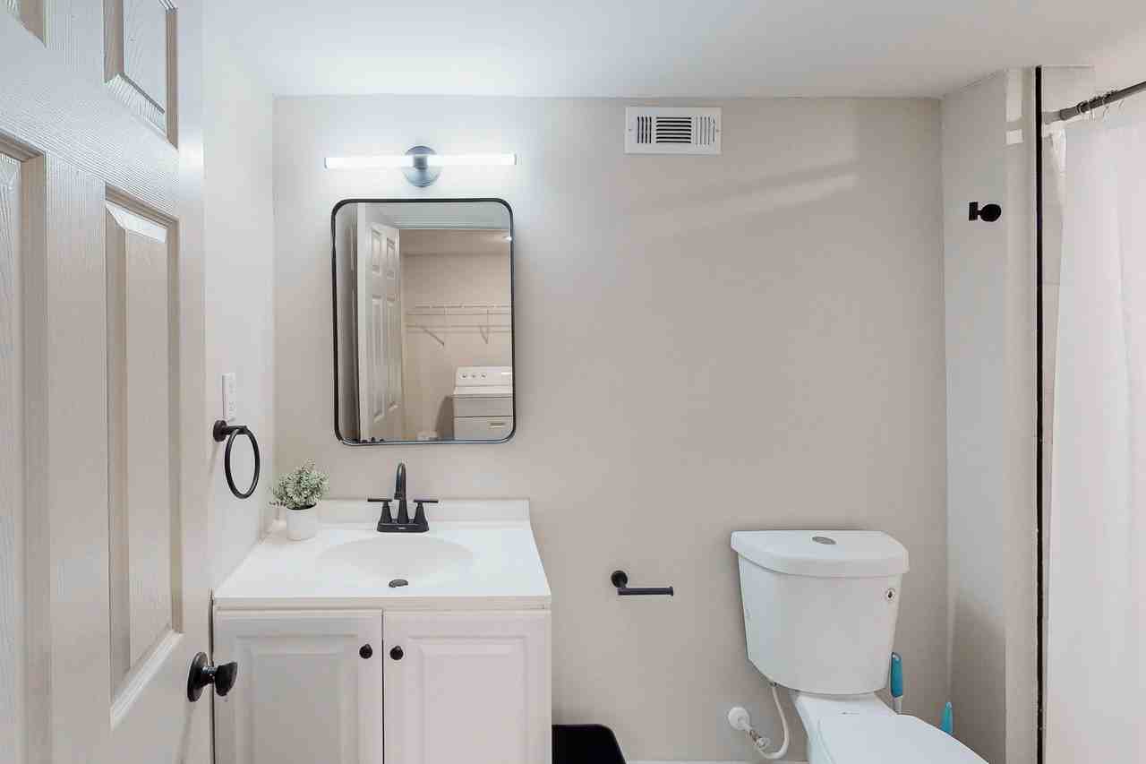 Cascade Avenue Southwest - Photo 6 of 12