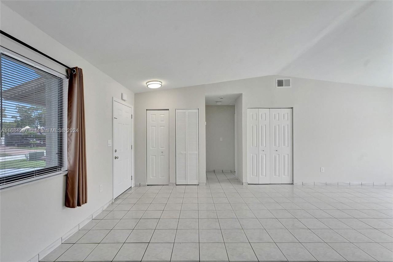 5310 Nw 197th Ter - Photo 3 of 8