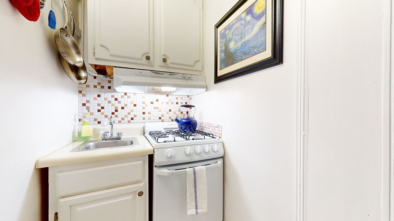 1253 Beacon St #B4 - Photo 2 of 12