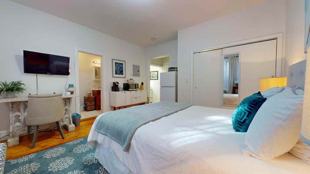 1253 Beacon St #B4 - Photo 6 of 12