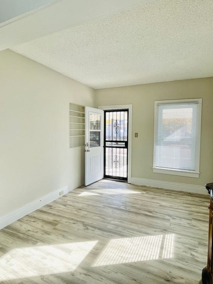 4381 Yates St - Photo 3 of 9