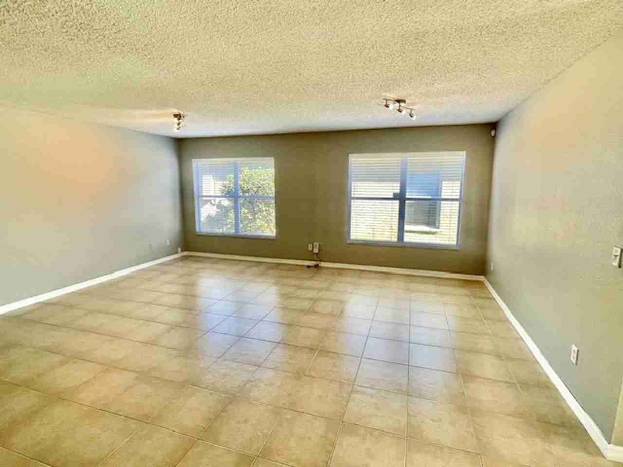 103 Somerset Oaks Ct - Photo 5 of 18