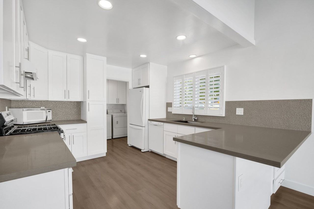 14318 Figueras Rd - Photo 3 of 23