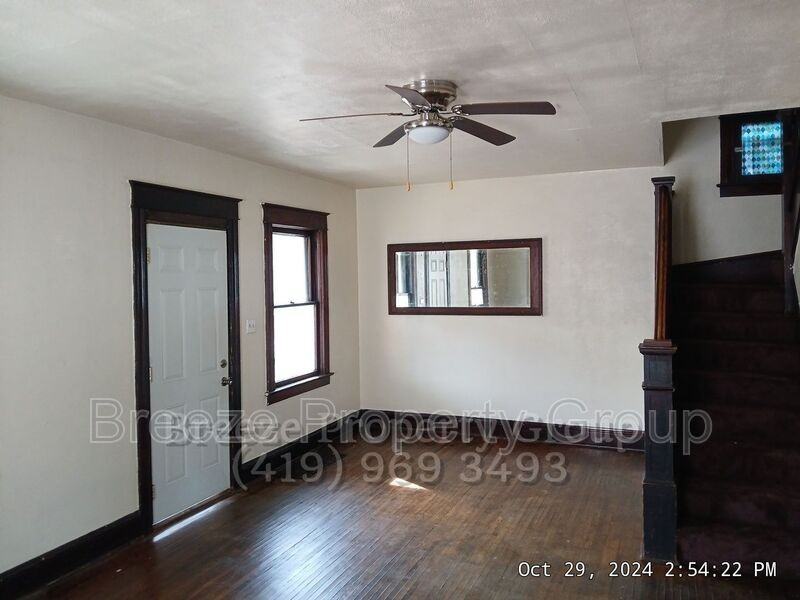 244 Knower St - Photo 2 of 12