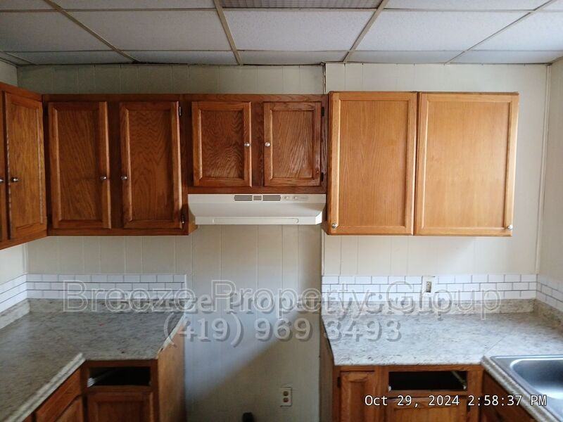 244 Knower St - Photo 4 of 12