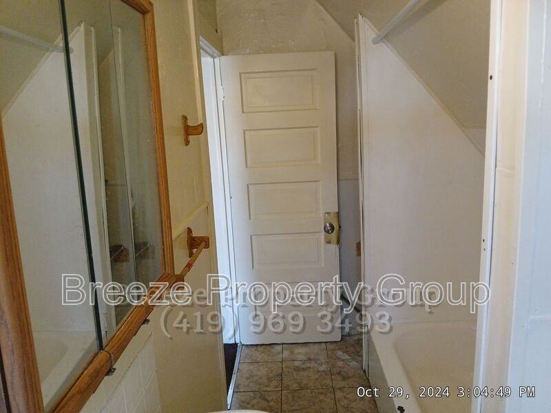 244 Knower St - Photo 5 of 12