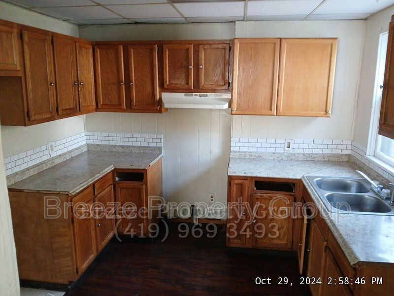 244 Knower St - Photo 7 of 12