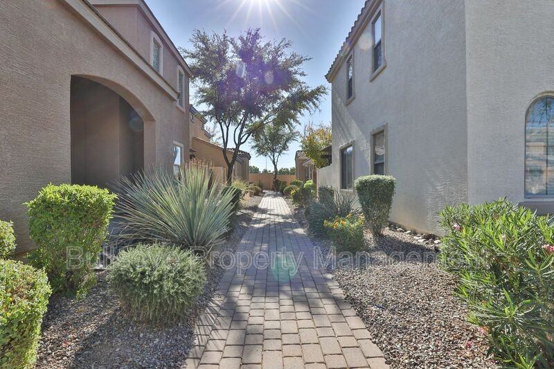 3007 E Harrison St - Photo 3 of 31