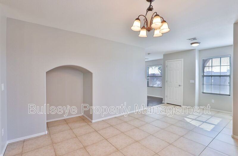 3007 E Harrison St - Photo 7 of 31