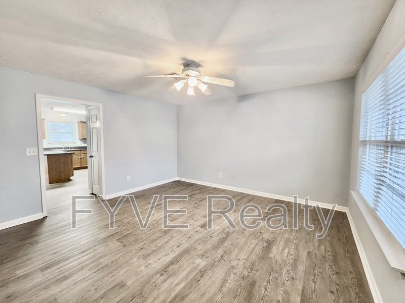 1876 Shaylin Loop - Photo 2 of 25