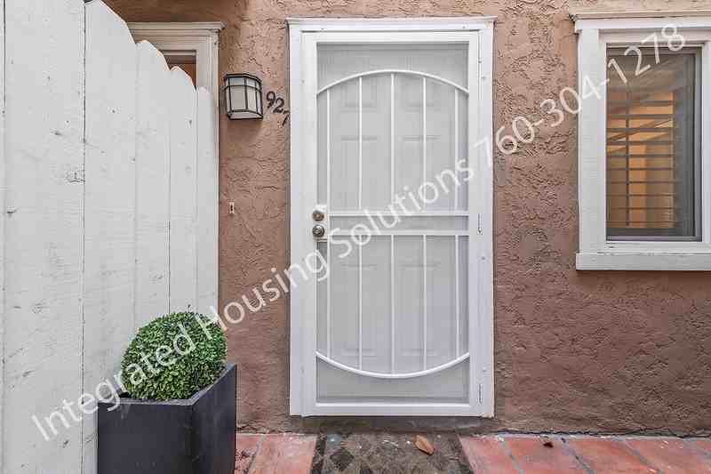 5927 Mildred St - Photo 3 of 20