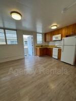 featured image of 824 University Ave #7