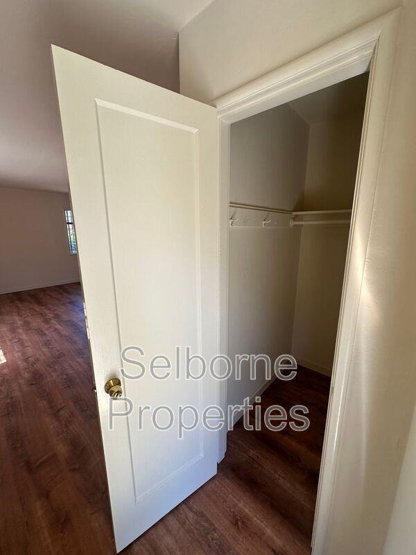 1945 E 29th St - Photo 5 of 22