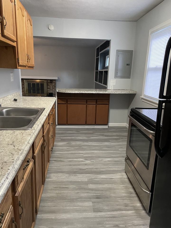 1322 Chalfant St - Photo 3 of 26