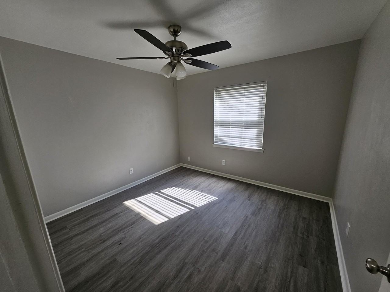 512 Kate St - Photo 3 of 9