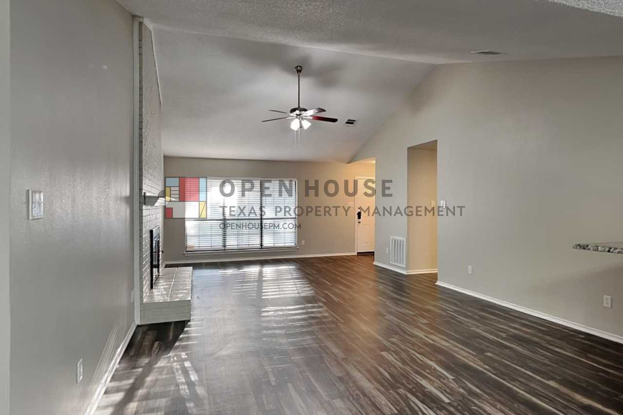 3933 18th St - Photo 3 of 21