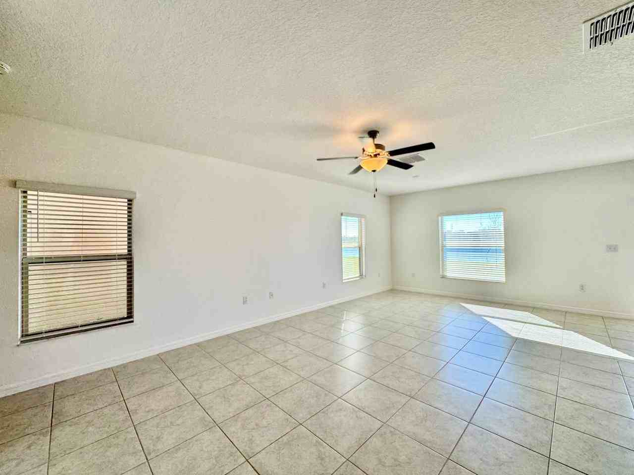 7020 Samuel Ivy Drive - Photo 3 of 41