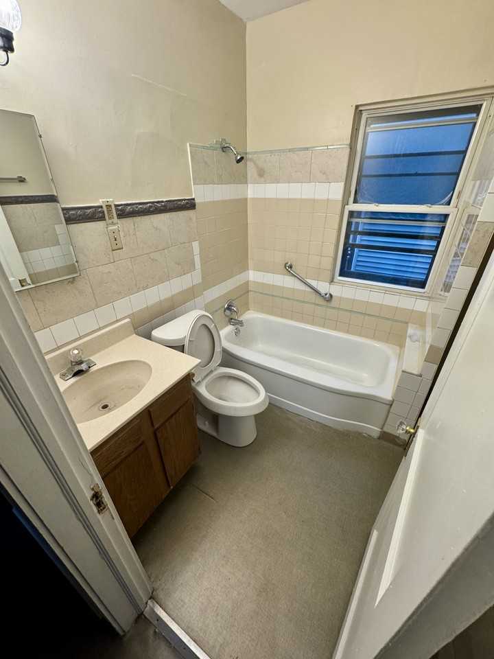 9612 Lamontier Ave - Photo 3 of 8