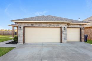 7236 Nw 145th St - Photo 1 of 1