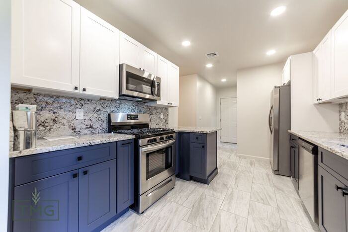 2035 E 12th Pl - Photo 3 of 37