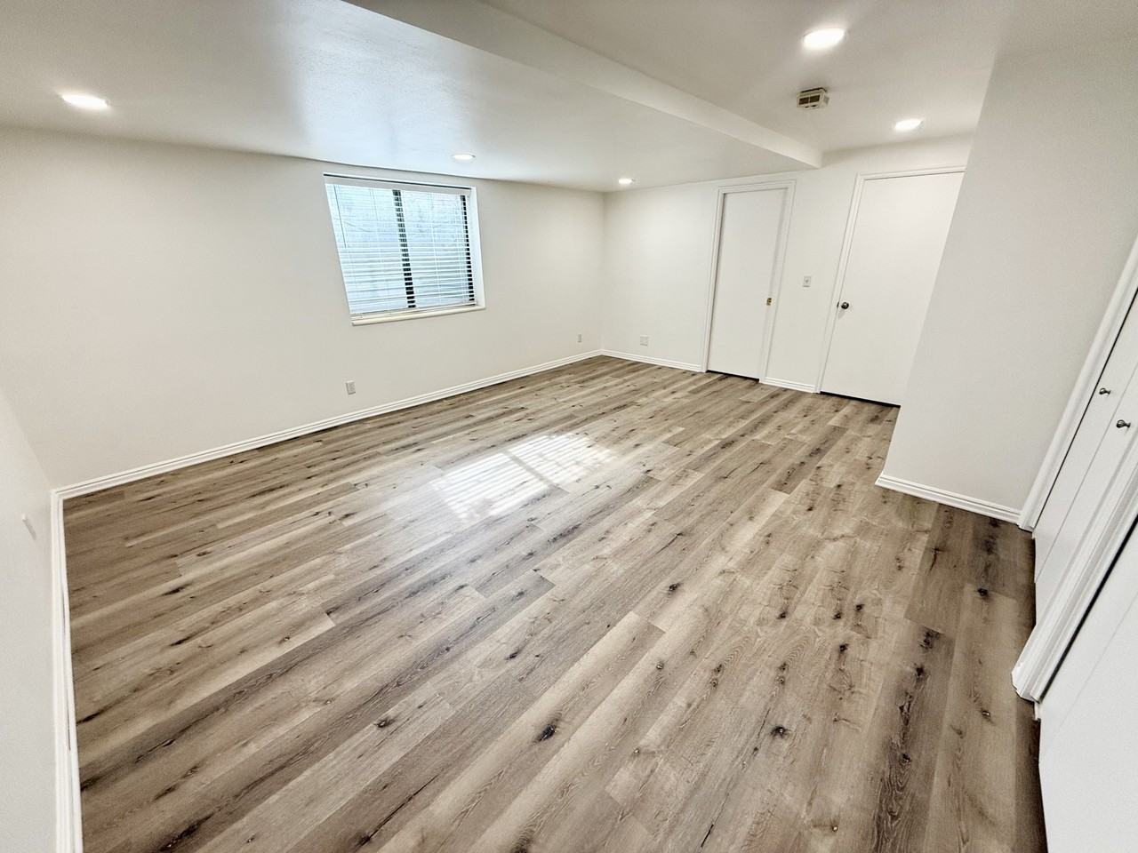 JB 203 - Photo 3 of 38