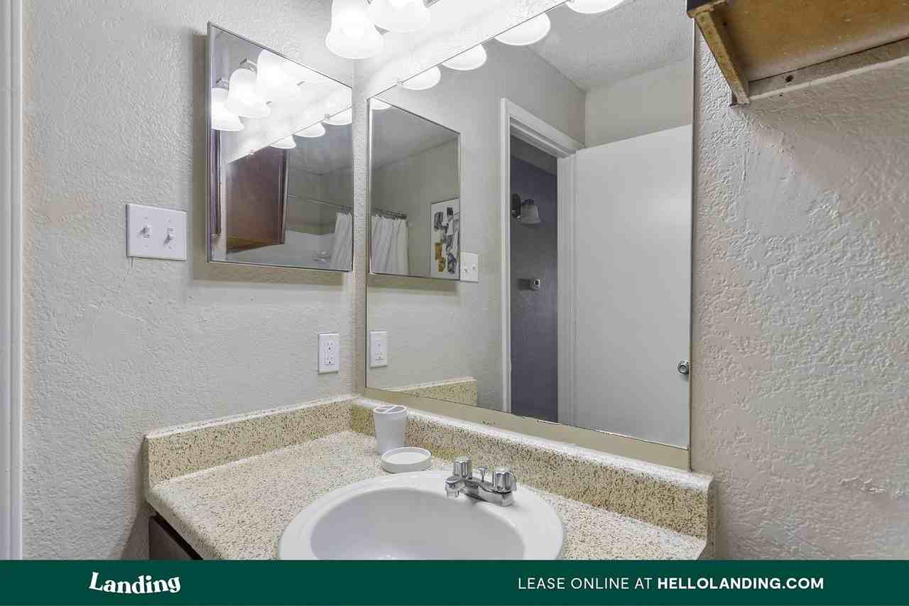 1919 W Tarrant Road - Photo 4 of 50