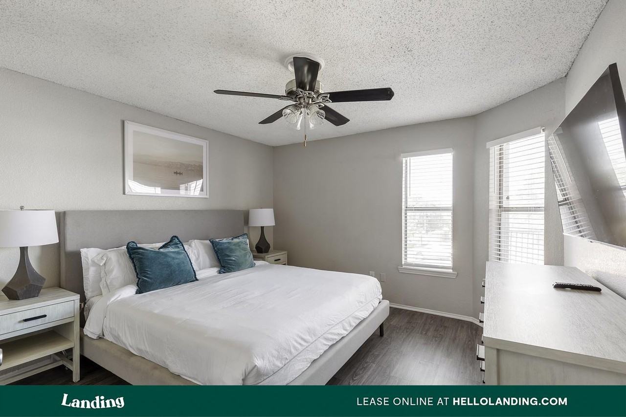 1919 W Tarrant Road - Photo 6 of 50