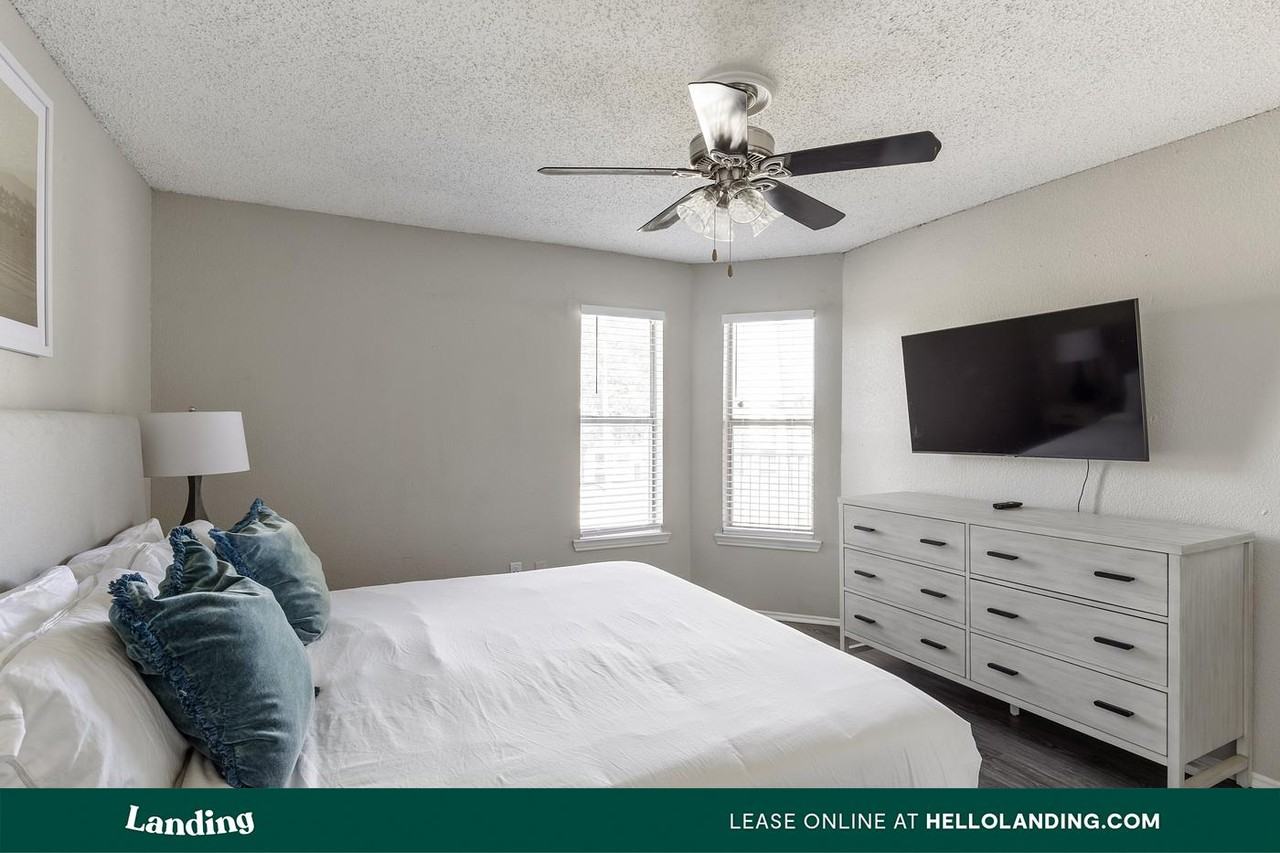 1919 W Tarrant Road - Photo 7 of 50