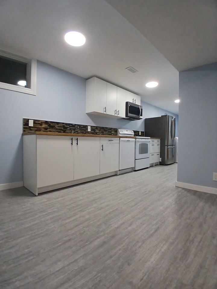 884 Beaconhill Court - Photo 2 of 8