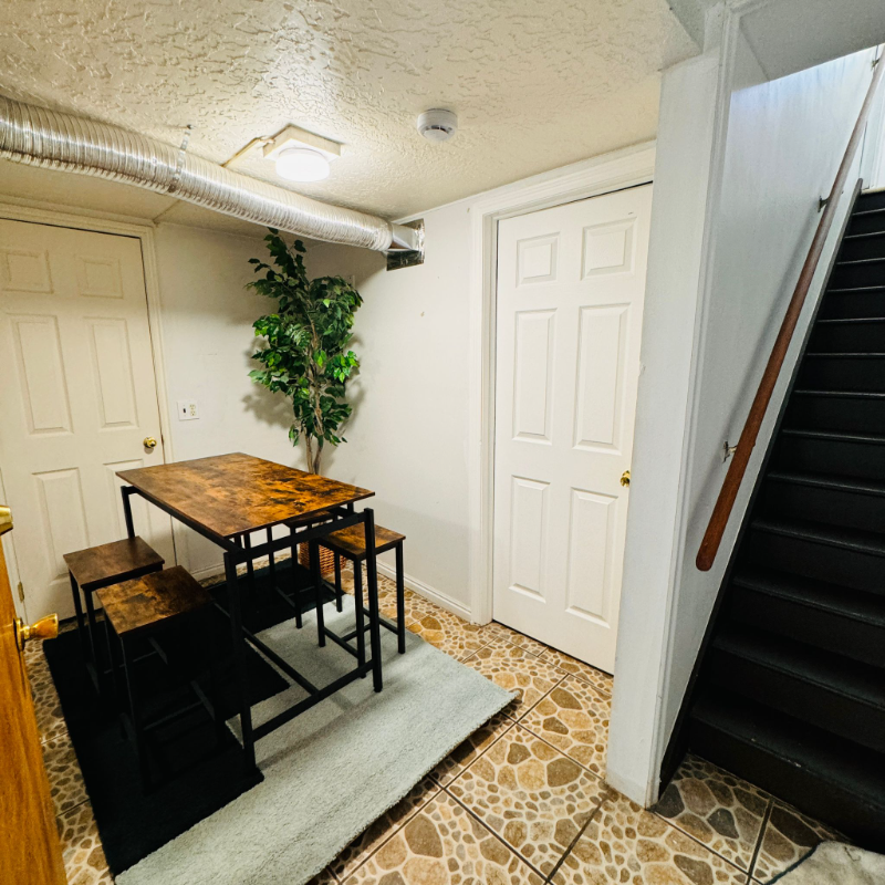 1509 S Foothill Dr - Photo 5 of 9