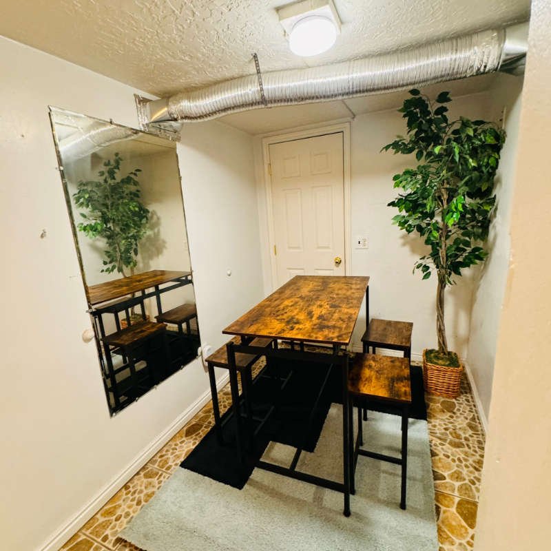 1509 S Foothill Dr - Photo 6 of 9