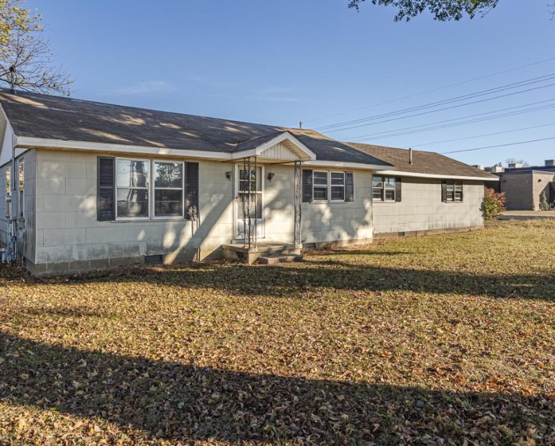 1598 South Division Street - Photo 2 of 6