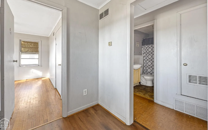 1598 South Division Street - Photo 5 of 6