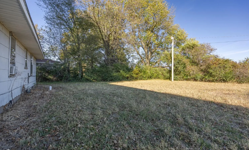 1598 South Division Street - Photo 6 of 6