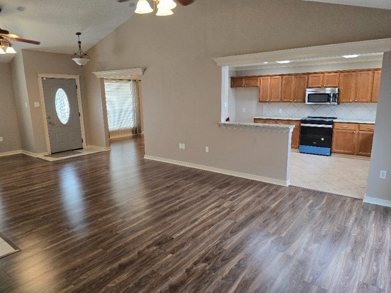 1049 Andrew Ct - Photo 3 of 10