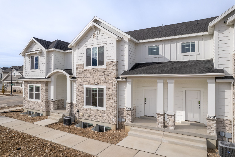 2243 Sw - Photo 2 of 20