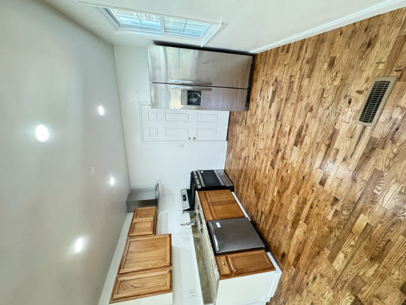 4013 Clark St - Photo 3 of 16