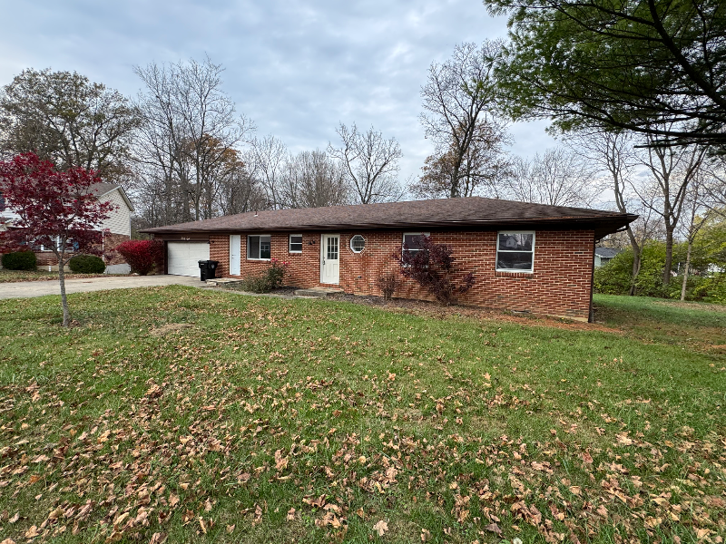 98 Rita Pl - Photo 2 of 10