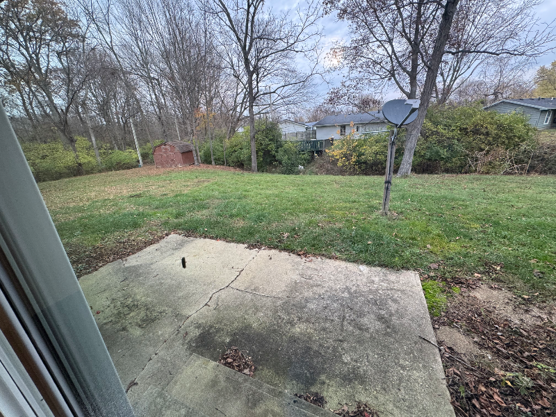 98 Rita Pl - Photo 3 of 10