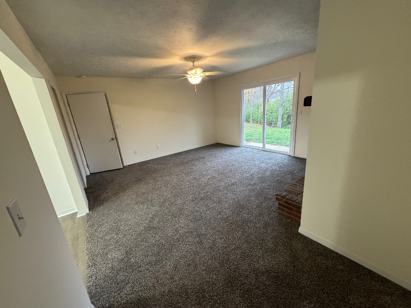 98 Rita Pl - Photo 5 of 10