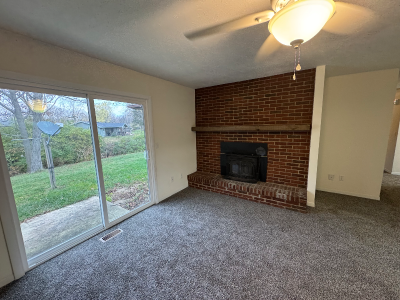 98 Rita Pl - Photo 6 of 10