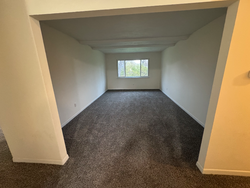 98 Rita Pl - Photo 7 of 10