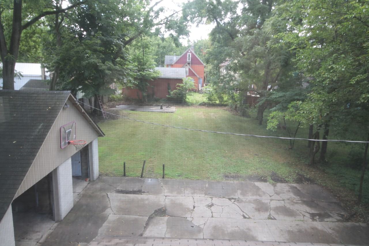711 Wheaton Ave - Photo 6 of 7