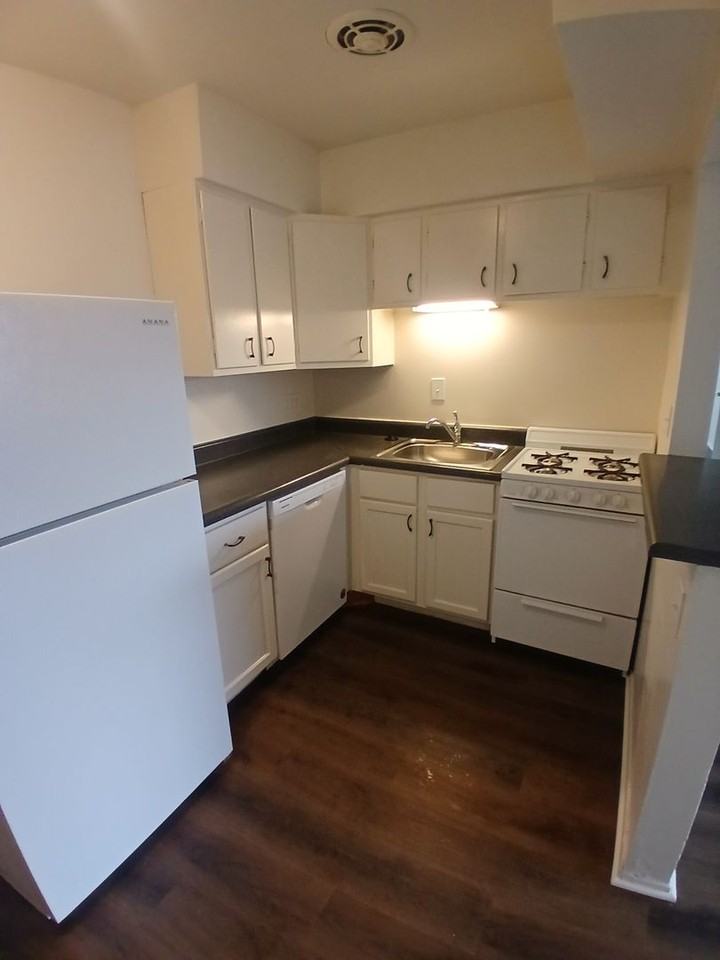 Mackenzie Place - Photo 2 of 31