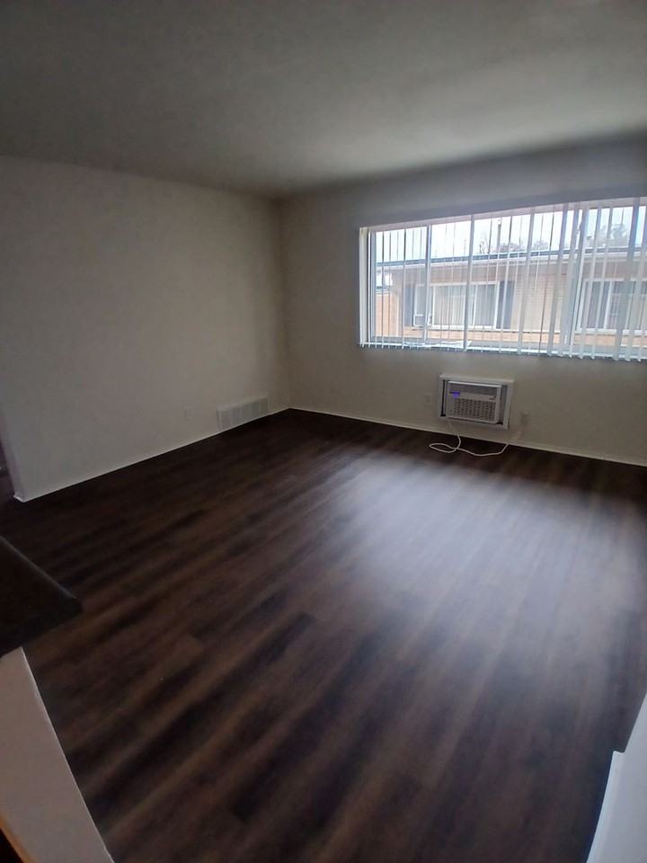 Mackenzie Place - Photo 7 of 31