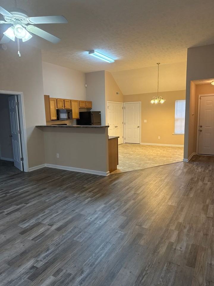 1105 Maxfli Dr - Photo 5 of 12