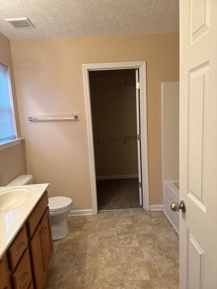 1105 Maxfli Dr - Photo 7 of 12