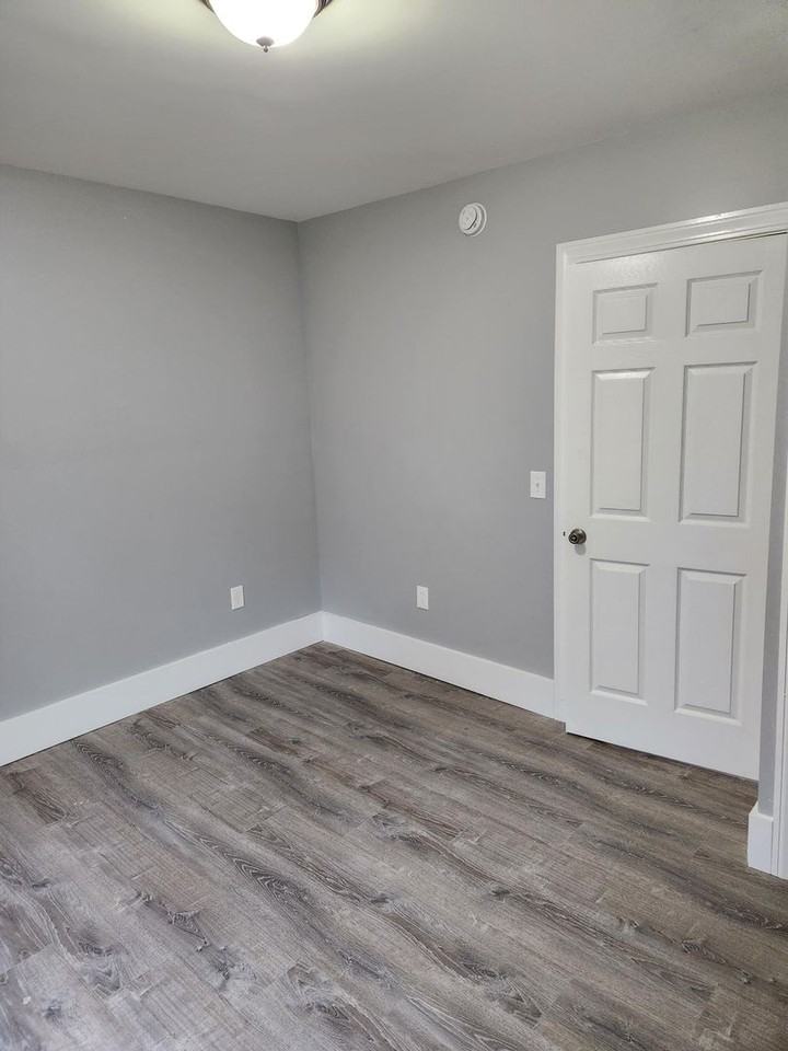 81 Sidney St #2 - Photo 3 of 11