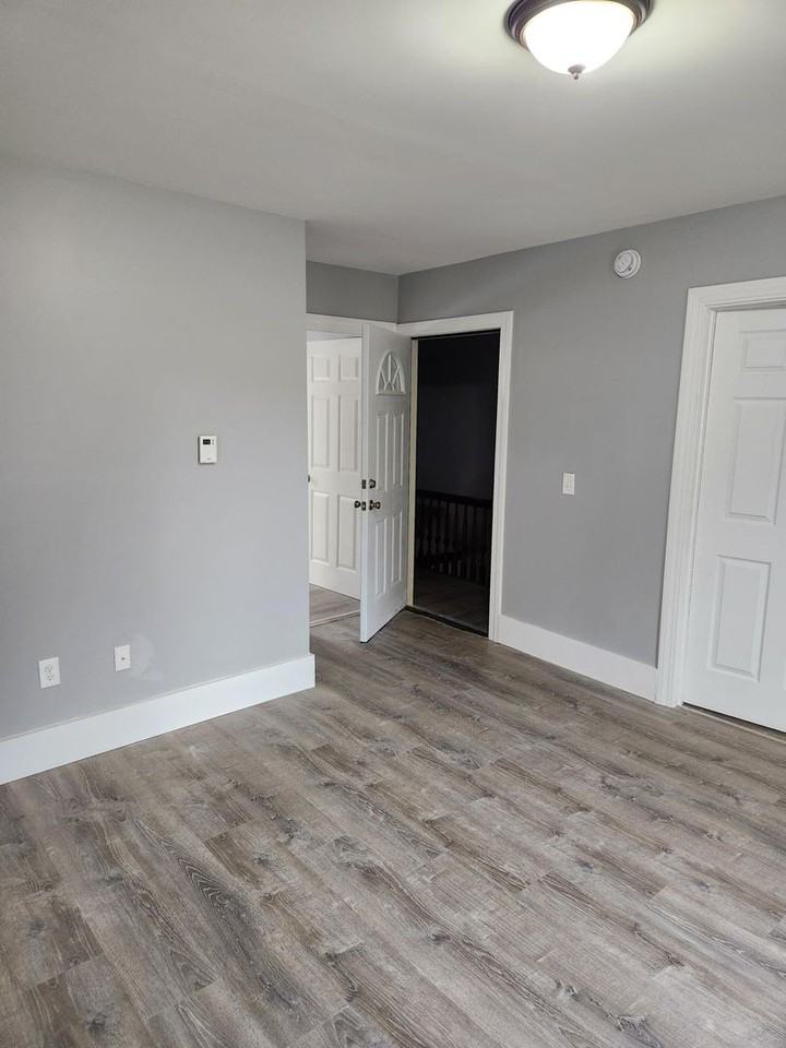 81 Sidney St #2 - Photo 5 of 11